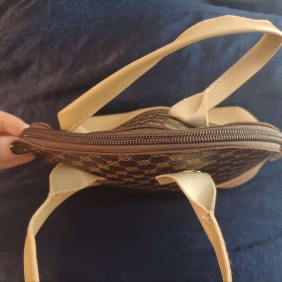 Small Geo Print dome bag - Picture 3 of 8